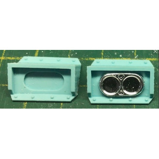 AUSLOWE AUSLOWE Kenworth Alaskan Hauler light upgrade. 1/25 Alaskan hauler headlight upgrade. To be used with the chrome twin headlight bezels out of AMT Alaskan Hauler truck kit. 1/25 Scale. Comes as a pair.
