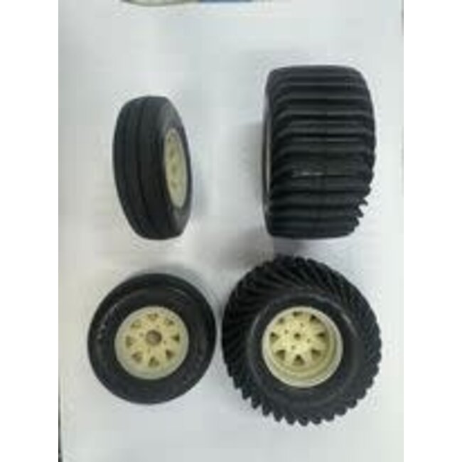 AYK 566B SUPER TRAIL TYRES & RIMS   1985 VINTAGE NOS