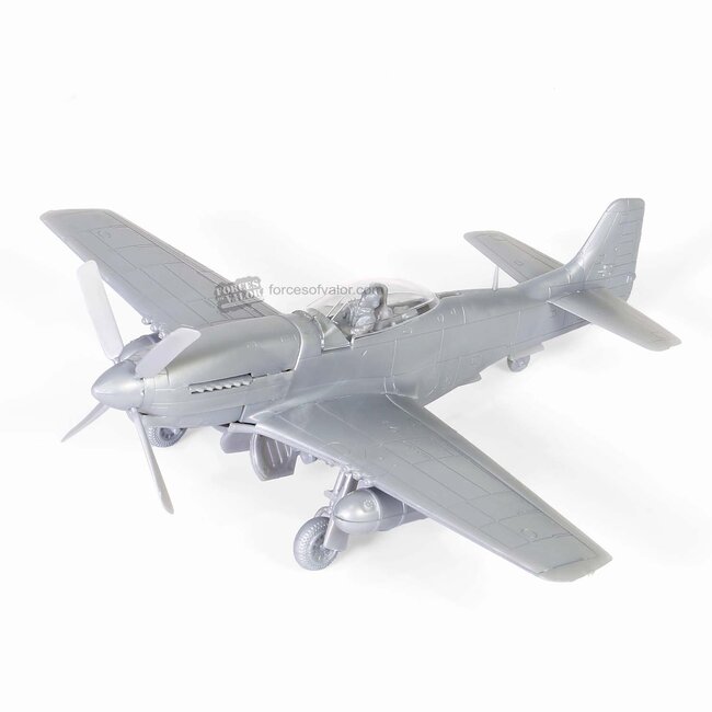 FORCES OF VALOR 1:72 U.S. P-51D Mustang aircraft GREAT BRITAIN 1945