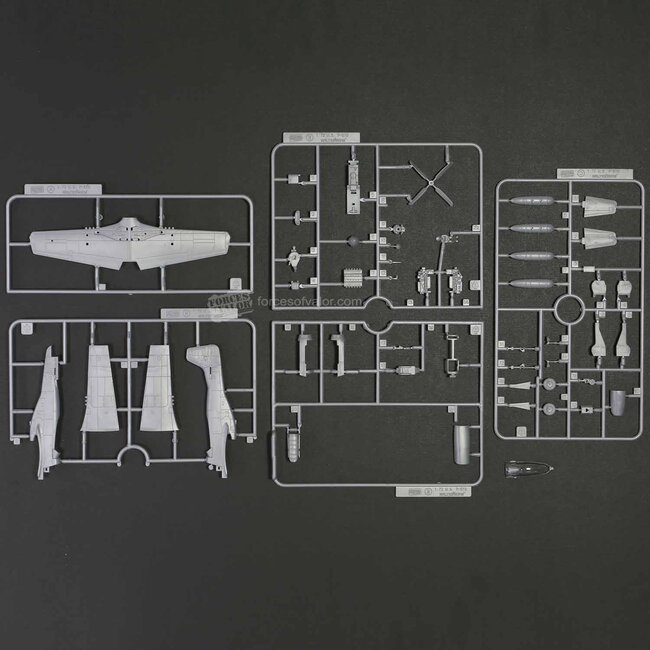 FORCES OF VALOR 1:72 U.S. P-51D Mustang aircraft GREAT BRITAIN 1945
