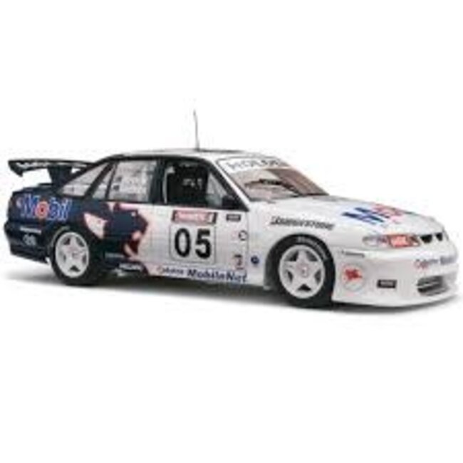 CLASSIC CARLECTABLES 1:18 HOLDEN VR COMMODORE 1995 BATHURST
