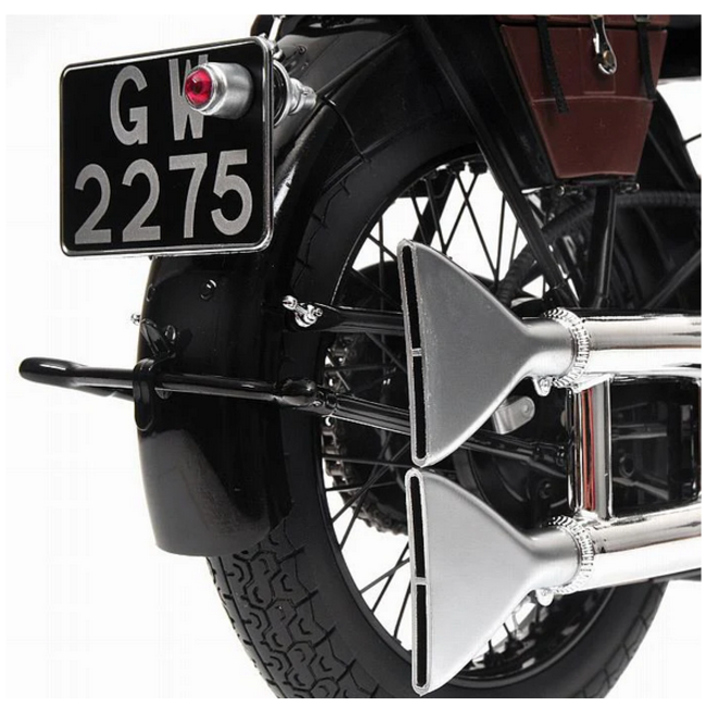 Minichamps 062135500 1/6 Brough Superior SS100 T.E. Lawrence Black Motorbike model " EX DECEASED ESTATE SOLD AS IS "