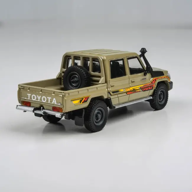 Para64 1/64 Toyota Land Cruiser 79 Sandy Taupe LHD Diecast Model Car
