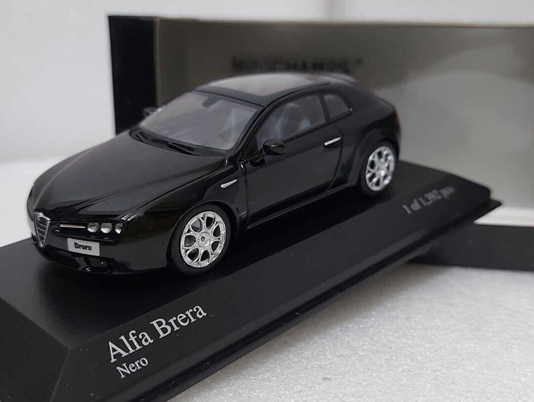 AU048 BURAGO 1/32 ALFA C8 COMPETIZIONE 2004 ROUGE