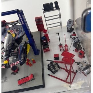 DIECAST  1/18 FULL WORKSHOP  EQUIPMENT SET UNBOXED " EX DECEASED ESTATE SOLD SAS IS "