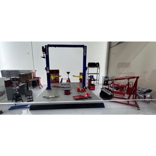 DIECAST  1/18 FULL WORKSHOP  EQUIPMENT SET UNBOXED " EX DECEASED ESTATE SOLD SAS IS "