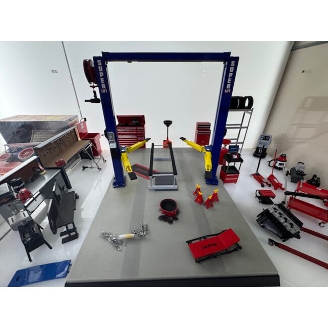 DIECAST  1/18 FULL WORKSHOP  EQUIPMENT SET UNBOXED " EX DECEASED ESTATE SOLD SAS IS "