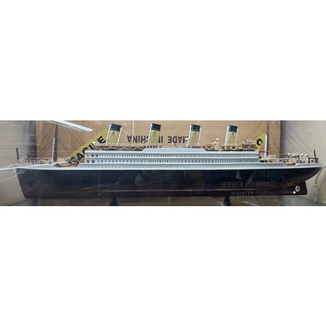 RMS  TITANIC BIG SCALE WOODEN SHIP EX DISPLAY MODEL PRE BUILT  APPROX 1:250 SCALE