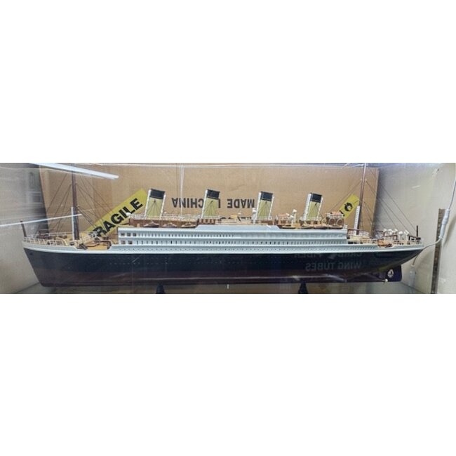 RMS  TITANIC BIG SCALE WOODEN SHIP EX DISPLAY MODEL PRE BUILT  APPROX 1:250 SCALE