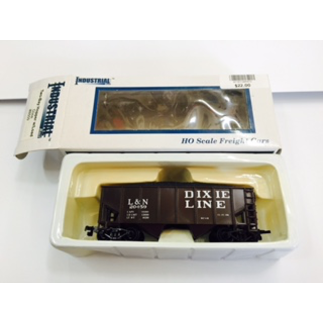 INDUSTRIAL RAIL HO SCALE FREIGHT CARS  ASSORTED