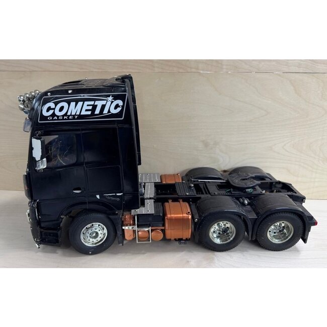 2ND HAND TAMIYA 1/14 TRACTOR TRUCK MERCEDES-BENZ 6X4 ACTROS GIGASPACE 3363 WITH MFC & FUTABA RADIO ** REQUIRES BATTERY & CHARGER
