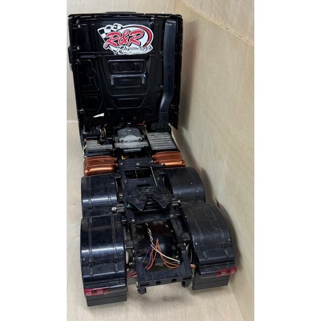 2ND HAND TAMIYA 1/14 TRACTOR TRUCK MERCEDES-BENZ 6X4 ACTROS GIGASPACE 3363 WITH MFC & FUTABA RADIO ** REQUIRES BATTERY & CHARGER