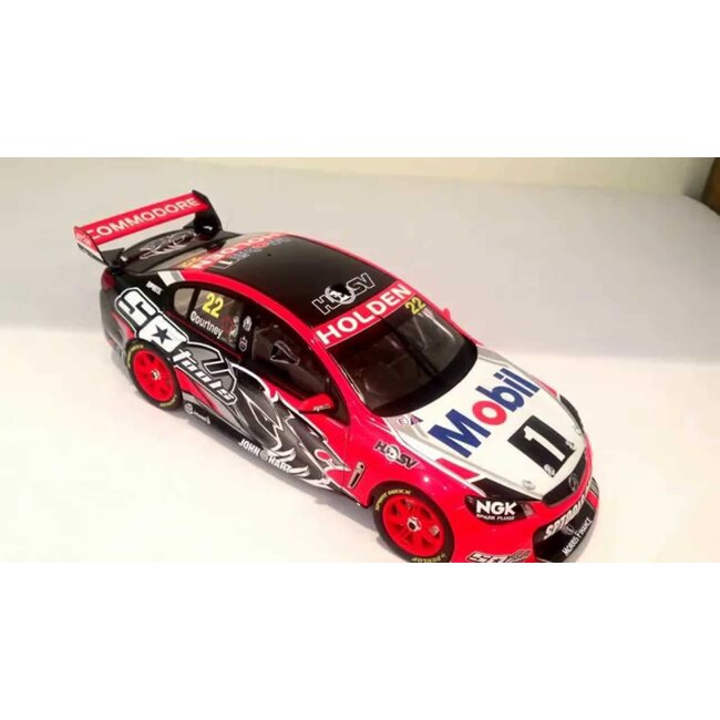 MAISTO 1/24 HOLDEN RACING Team HRT JAMES COURTNEY Vf Commodore Maisto 1:24