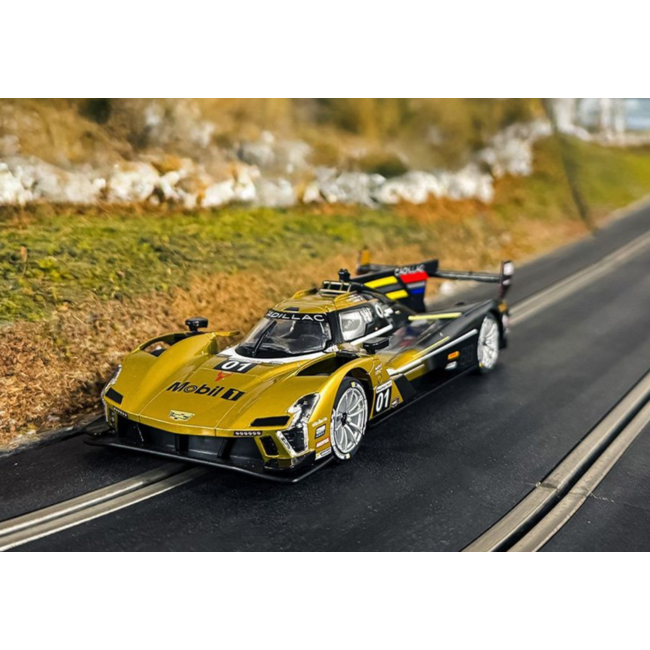 SCALEXTRIC CADILLAC V-SERIES.R - CADILLAC RACING NO.01 - 12 HOURS OF SEBRING 202