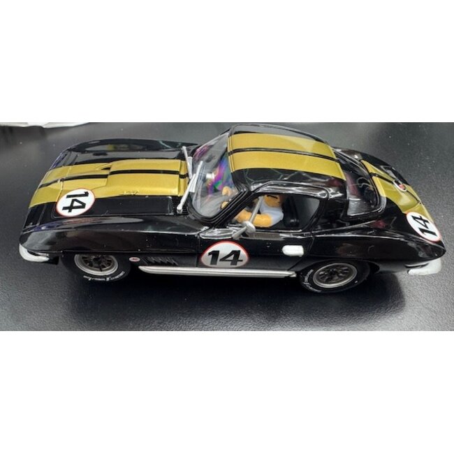 CARRERA CHEVROLET CORVETTE STING RAY 4278 1967 " SCRTATCH & DENT NO PACKAGE
