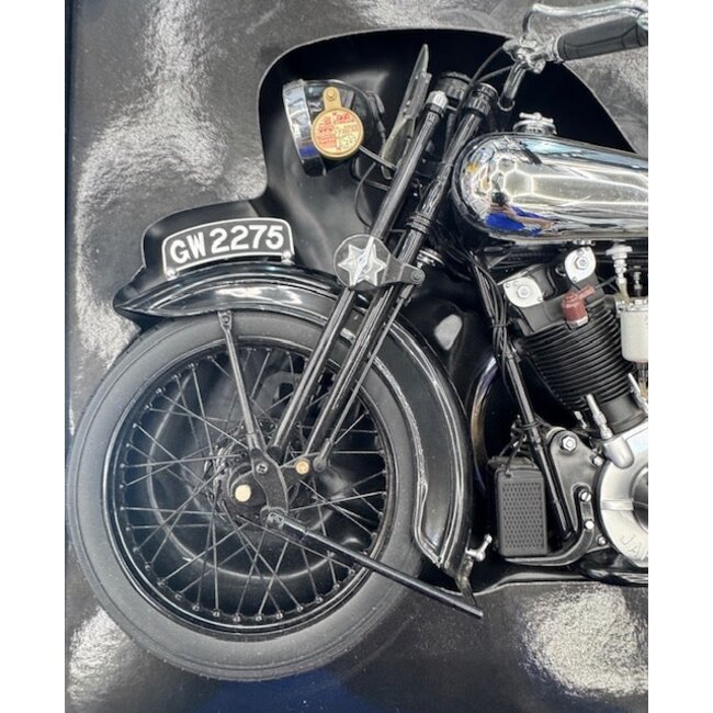 Minichamps 062135500 1/6 Brough Superior SS100 T.E. Lawrence Black Motorbike model " EX DECEASED ESTATE SOLD AS IS "