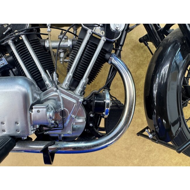 Minichamps 062135500 1/6 Brough Superior SS100 T.E. Lawrence Black Motorbike model " EX DECEASED ESTATE SOLD AS IS "