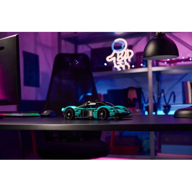 LEGO Technic Aston Martin Valkyrie 42208 707pcs