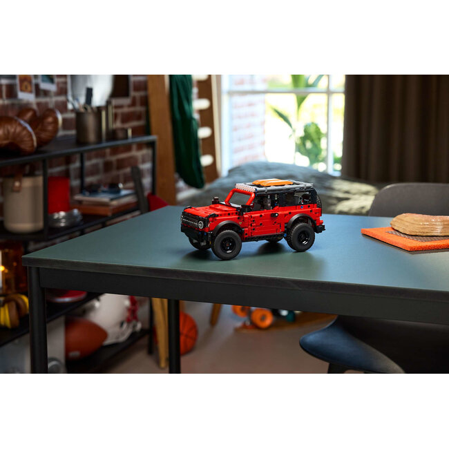 LEGO Ford Bronco® SUV 42213 943pcs