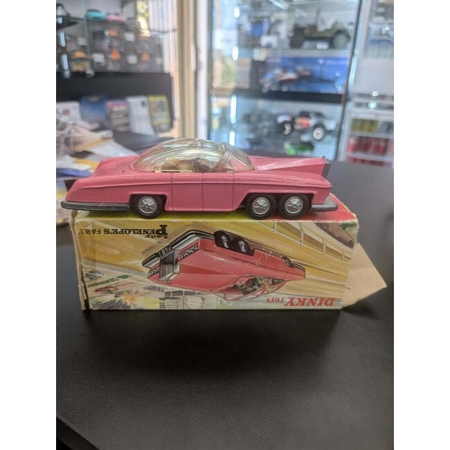 Vintage Dinky Toys #100 Lady Penelope's Fab 1 Thunderbirds (sold as is)