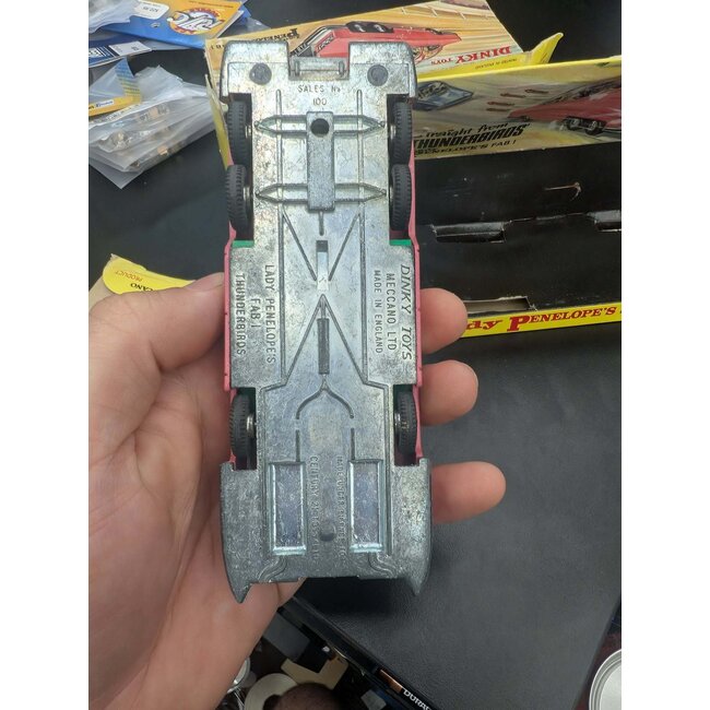 Vintage Dinky Toys #100 Lady Penelope's Fab 1 Thunderbirds (sold as is)