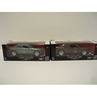 NEW RAY NEWRAY 1/34 D/C CHRYSLER 300C - 2 ASST COLOURS MAGNESIUM PEARL & DEEP LAVA RED