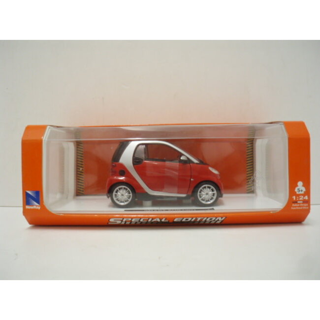 NEW RAY 1/24 SMART FORTOW 2007 RED COLOUR