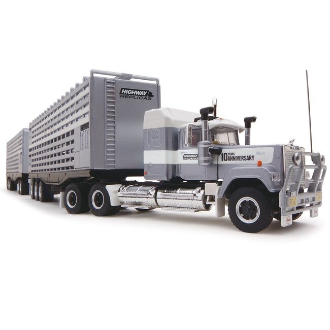 *** PRE ORDER 4th Qtr 2026 *** HIGHWAY REPLICAS 1/64 10th ANNIVERSARY LIVESTOCK ROAD TRAIN