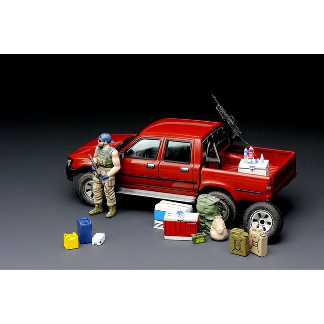 Meng 1/35 Pick Up w/equipment Plastic Model Kit