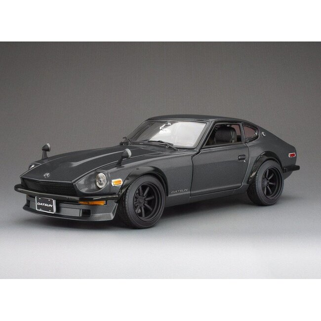 Sun Star 1/18 1971 Datsun 240Z - Red