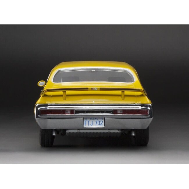 Sun Star 1/18 1970 Buick GSX - Saturn Yellow