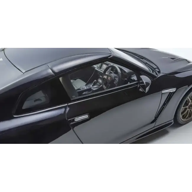 Kyosho SAMURAI 1/18scale Nissan GT-R Premium Edition T-Spec (Midnight Purple) [No.KSR18057MP]