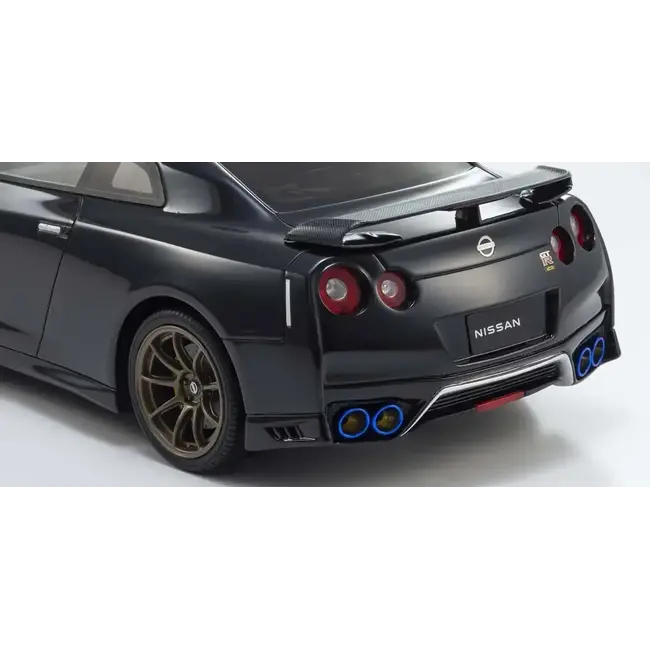 Kyosho SAMURAI 1/18scale Nissan GT-R Premium Edition T-Spec (Midnight Purple) [No.KSR18057MP]