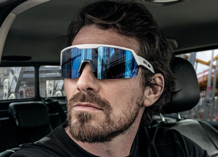 Worker wearing CSA approved Uvex safety glasses