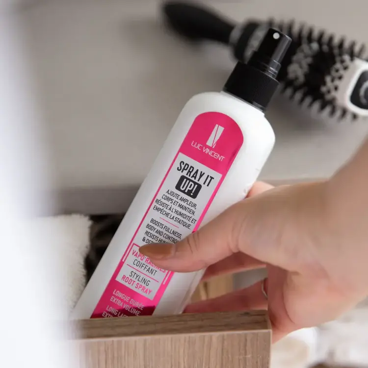 LUC VINCENT LUC VINCENT - UP! Hairspray Medium And Flexible Hold / Fixatif Tenue Moyenne et Souple (300ml/10.14oz)