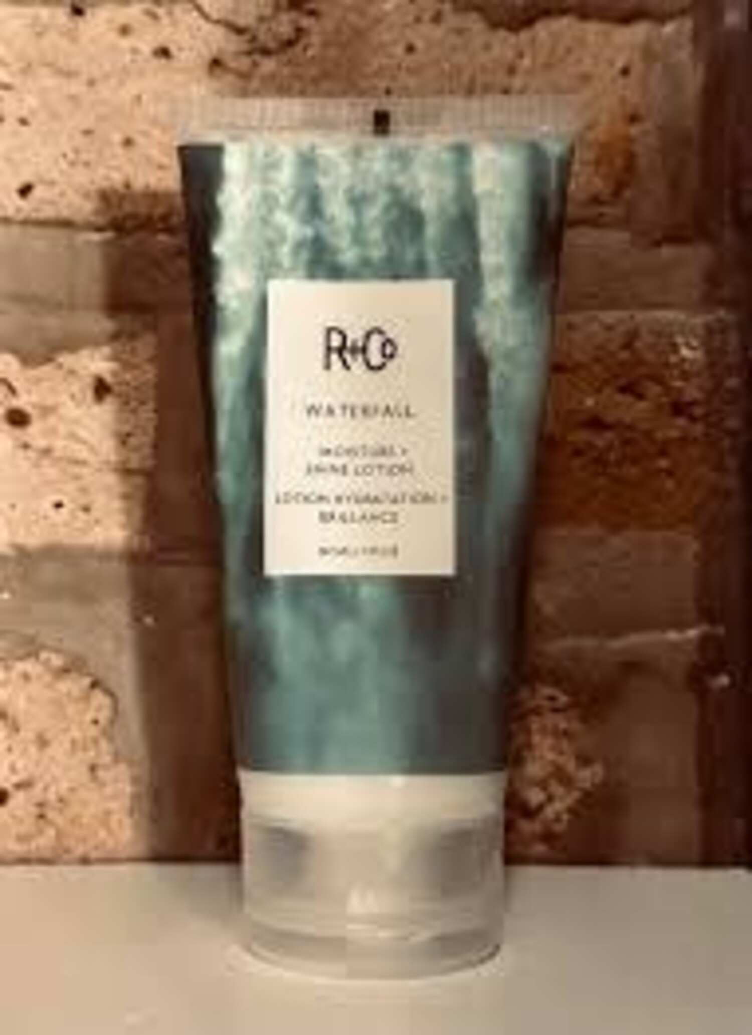 R+Co WATERFALL Moisture + Shine Lotion - Industria Coiffure