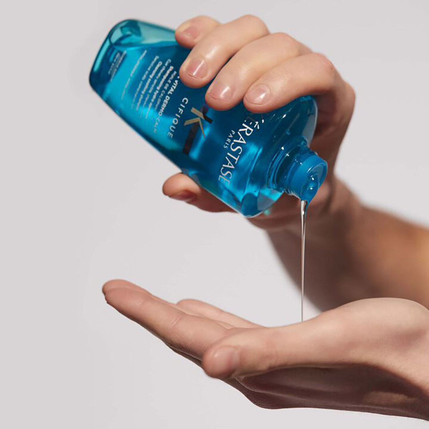 Kérastase | Specifique — Bain Vital Dermo-Calm - INDUSTRIA