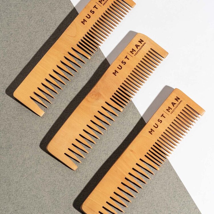 MUST | MAN Proffessional Styling Hero | Peach Wood Comb