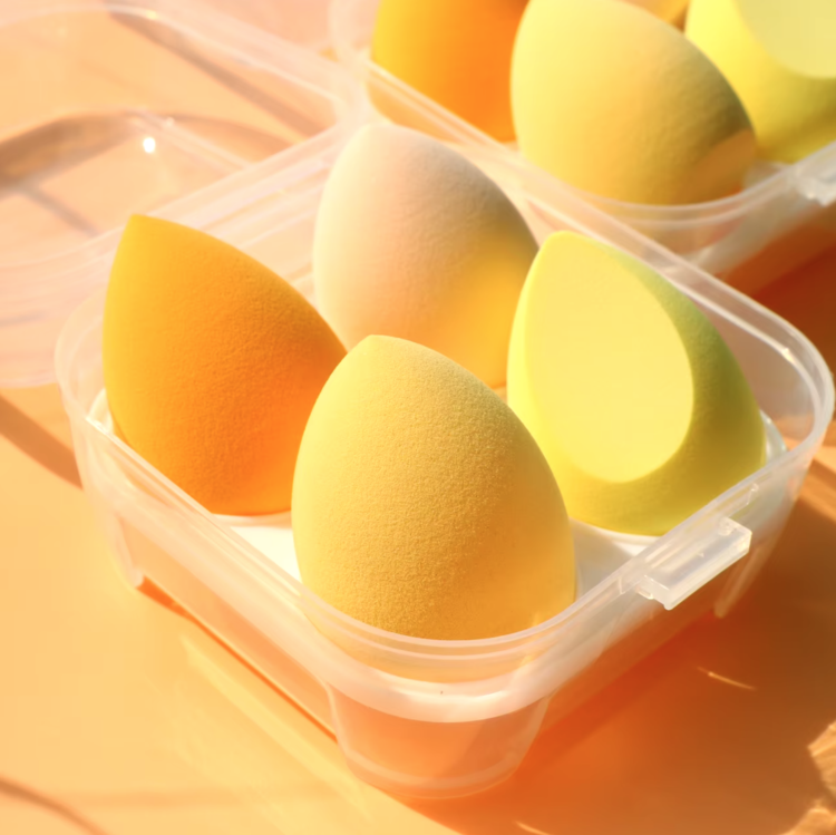 INDUSTRIA - ***Boîte D'éponges à Maquillage 4 Couleurs