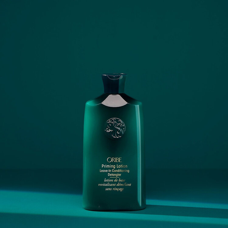 ORIBE Moisture & Control | Lotion de Base Revitalisant Démêlant Sans Rinçage 250 ml (8.5 oz)