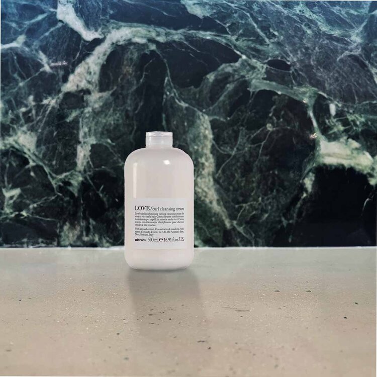 DAVINES Essential Haircare | LOVE | Curl Cleansing Cream 500ml (16.9 oz)