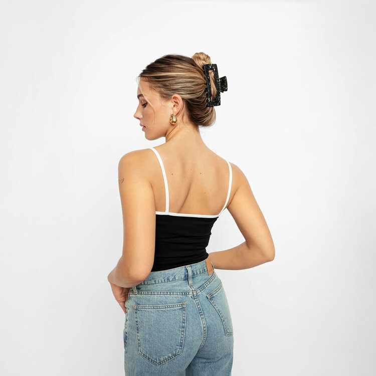 PIXIE WOO Pinces Larges – disponibles en Noir, Paris, Mykonos et Londres