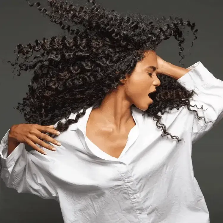 COLOR WOW Curl | Shook Shake & Define Sublime Spray – Lightweight mist to refresh and define curls