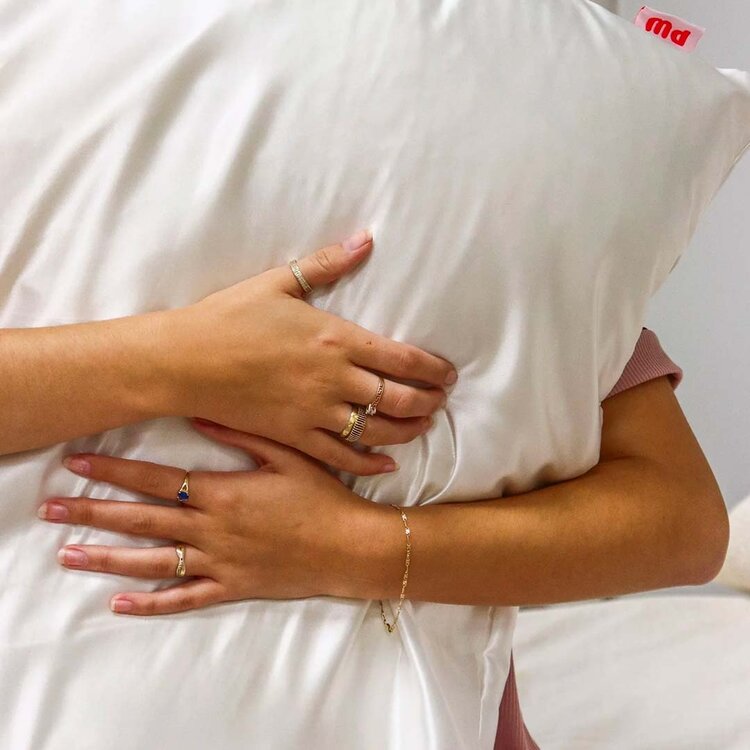 PIXIE WOO Satin Pillow Case - Overnight Frizz and Breakage Protection