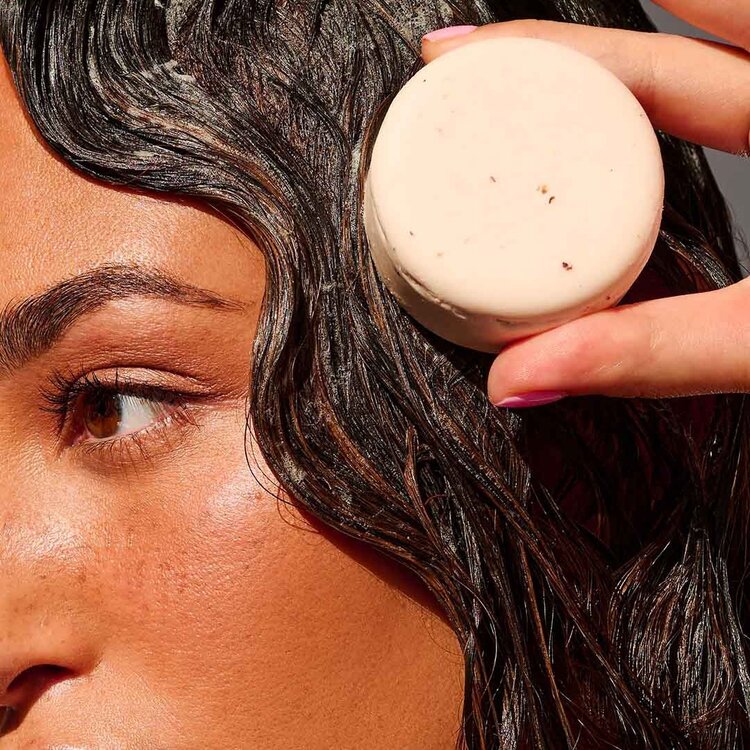 PIXIE WOO Peach Please — Shampoo Bar – Gentle peach-scented solid shampoo