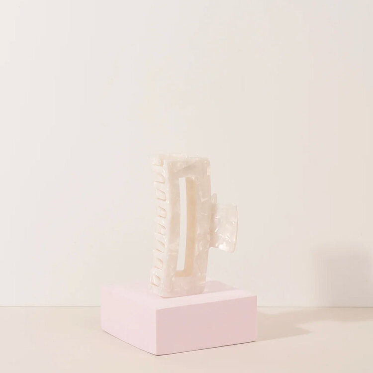 PIXIE WOO Large Claw Clip – holds your hairstyle in style and comfort