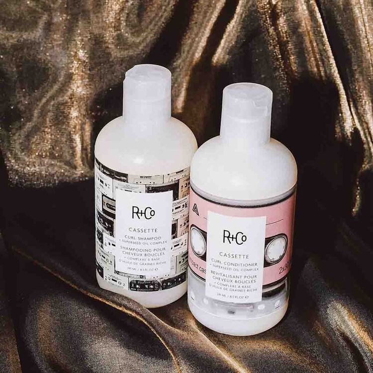 R+Co Cassette | Revitalisant pour Cheveux Bouclés + Complexe à Base d'Huile de Graine Riche — Hydratation souple et définition naturelle des boucles