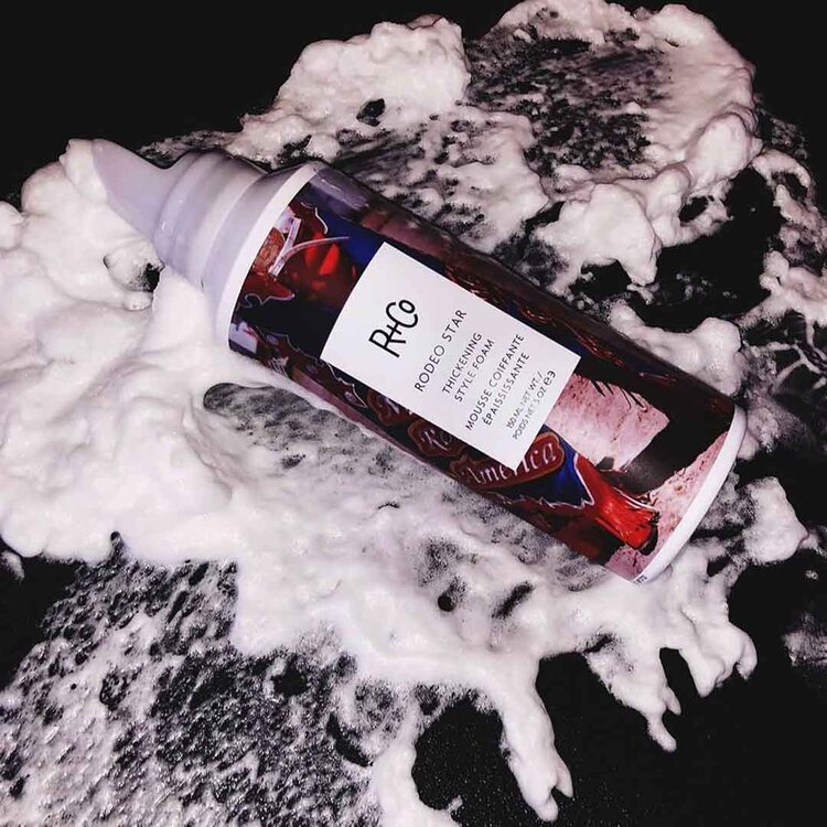 R+Co Rodeo Star | Mousse Coiffante Épaississante (150ml/5oz) - Volume Dense Et Texture Souple