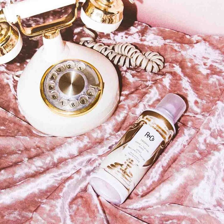 R+Co Trophy | Spray Brillance + Texture - Finition Légère et Effet Texturisé