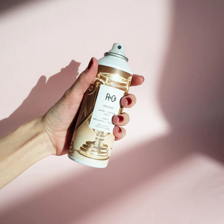 R+Co Trophy | Shine + Texture Spray - Lightweight Textured Finish